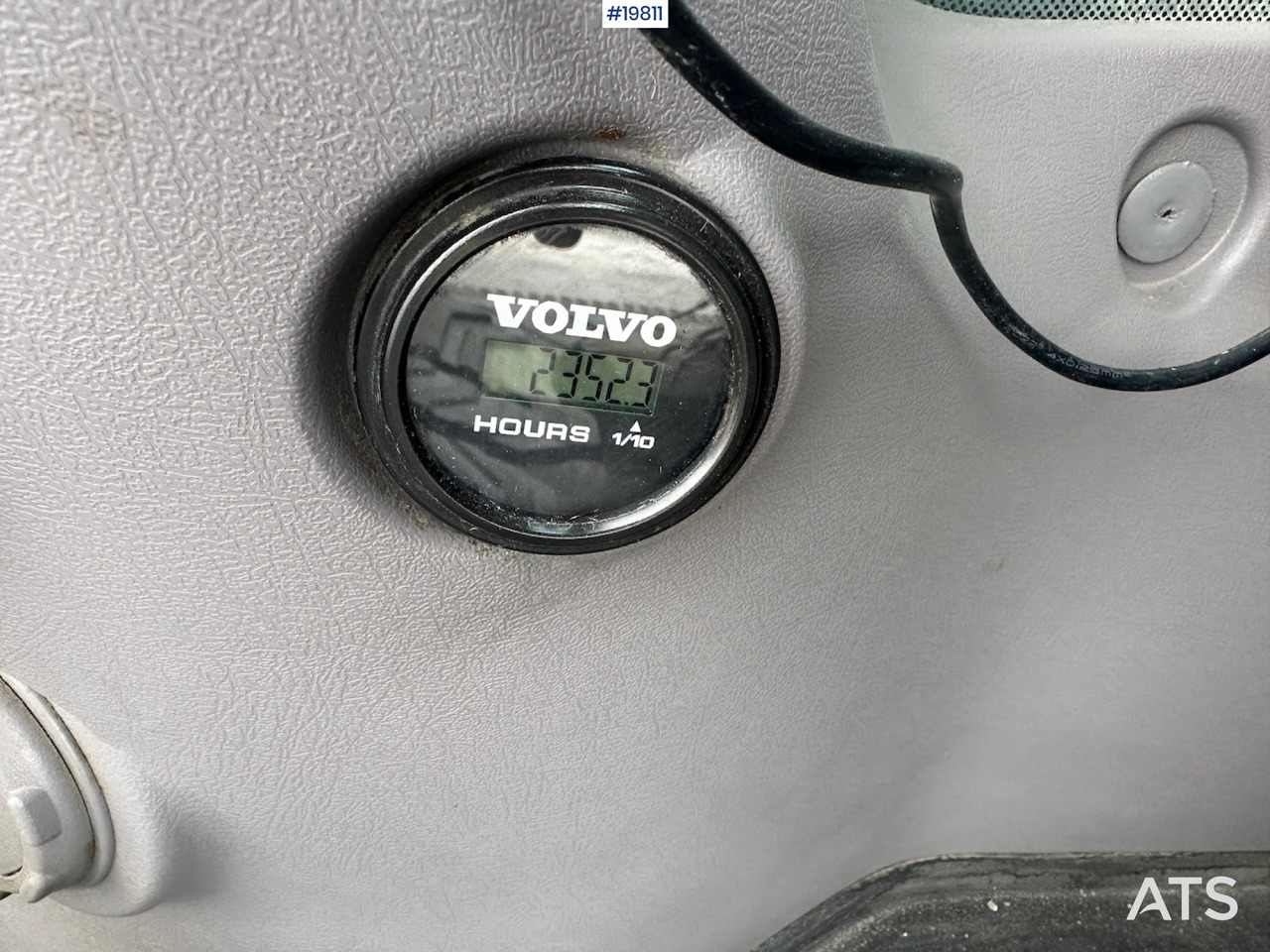 Excavator Volvo EC300 EL: picture 46 Excavator Volvo EC300 EL: picture 46