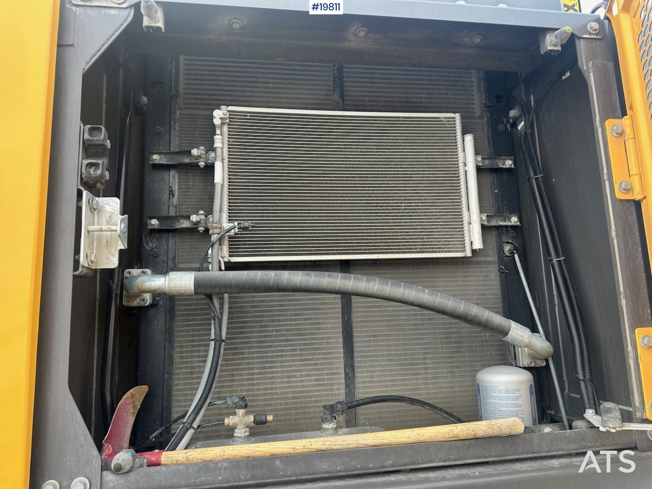 Excavator Volvo EC300 EL: picture 22 Excavator Volvo EC300 EL: picture 22