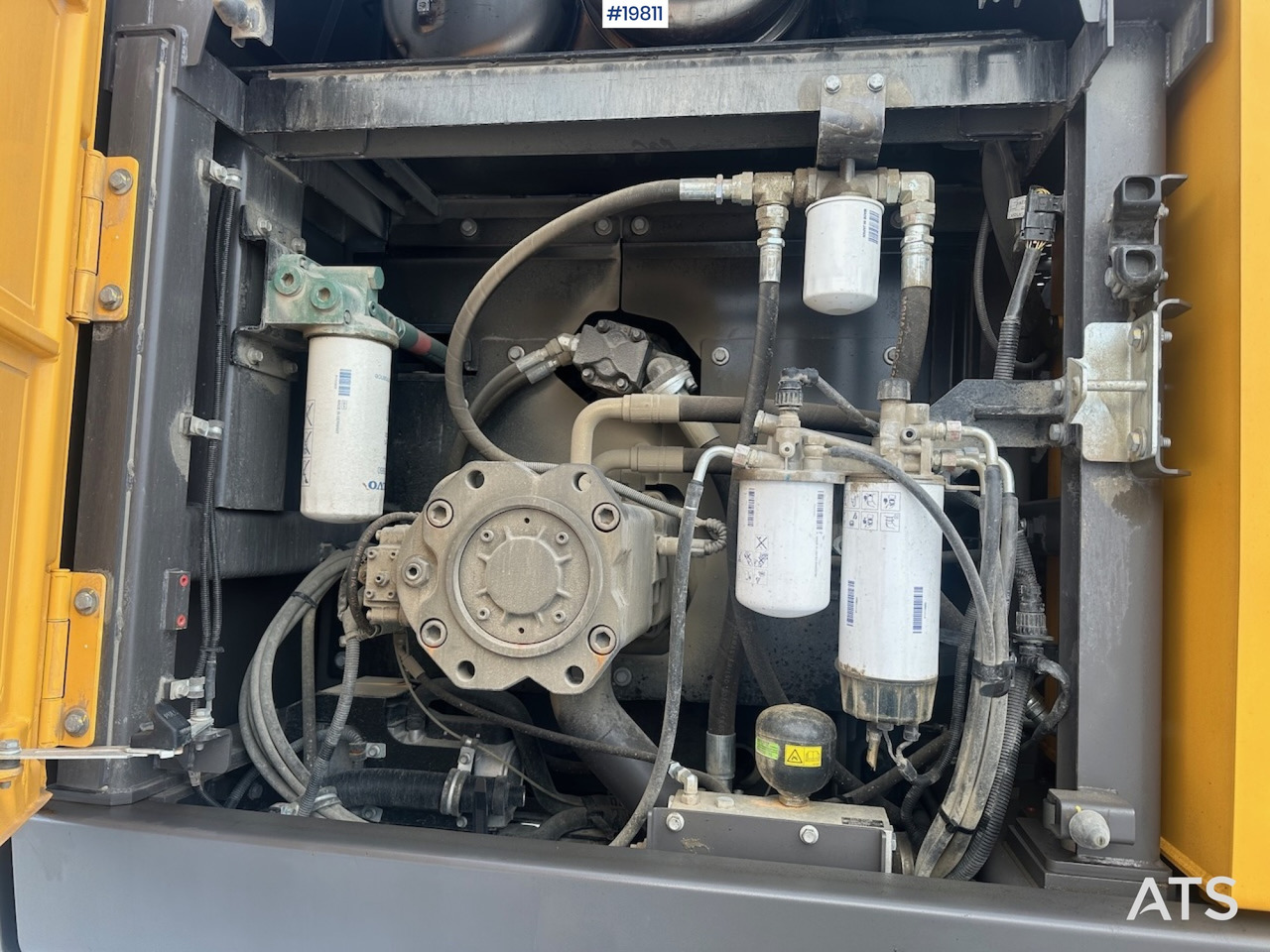 Excavator Volvo EC300 EL: picture 27 Excavator Volvo EC300 EL: picture 27