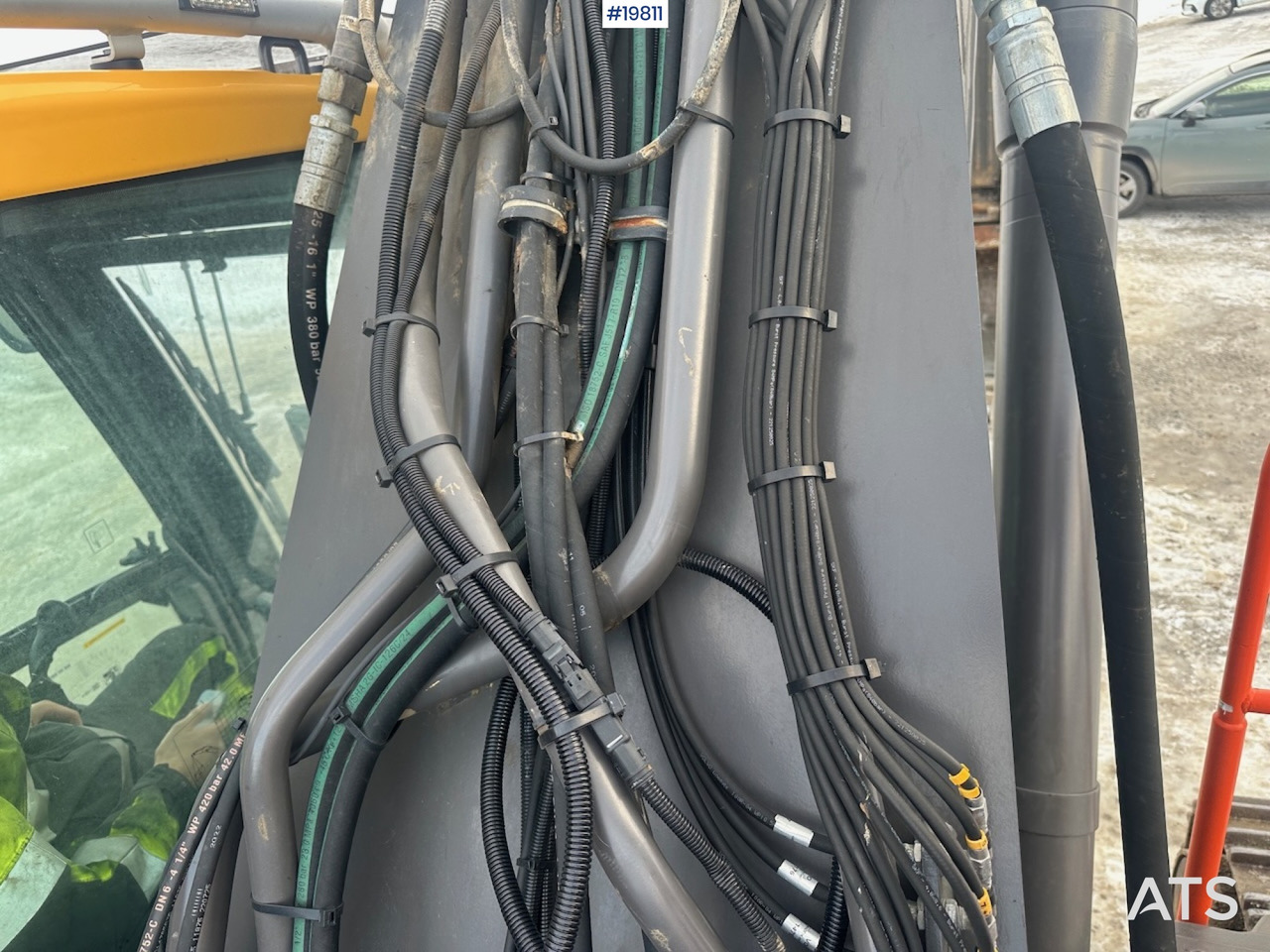 Excavator Volvo EC300 EL: picture 32 Excavator Volvo EC300 EL: picture 32