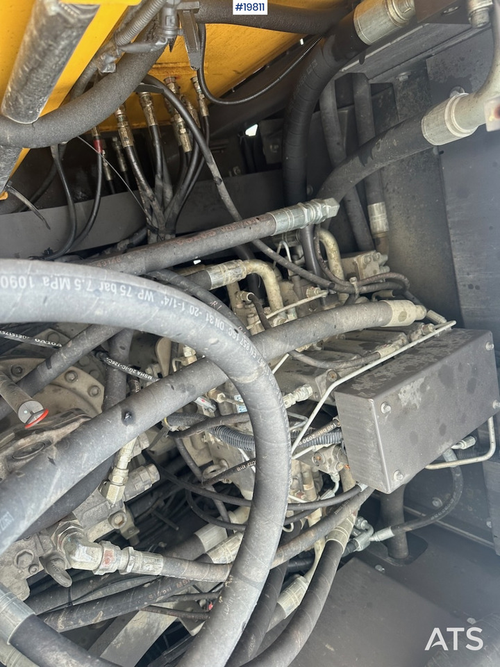 Excavator Volvo EC300 EL: picture 30 Excavator Volvo EC300 EL: picture 30