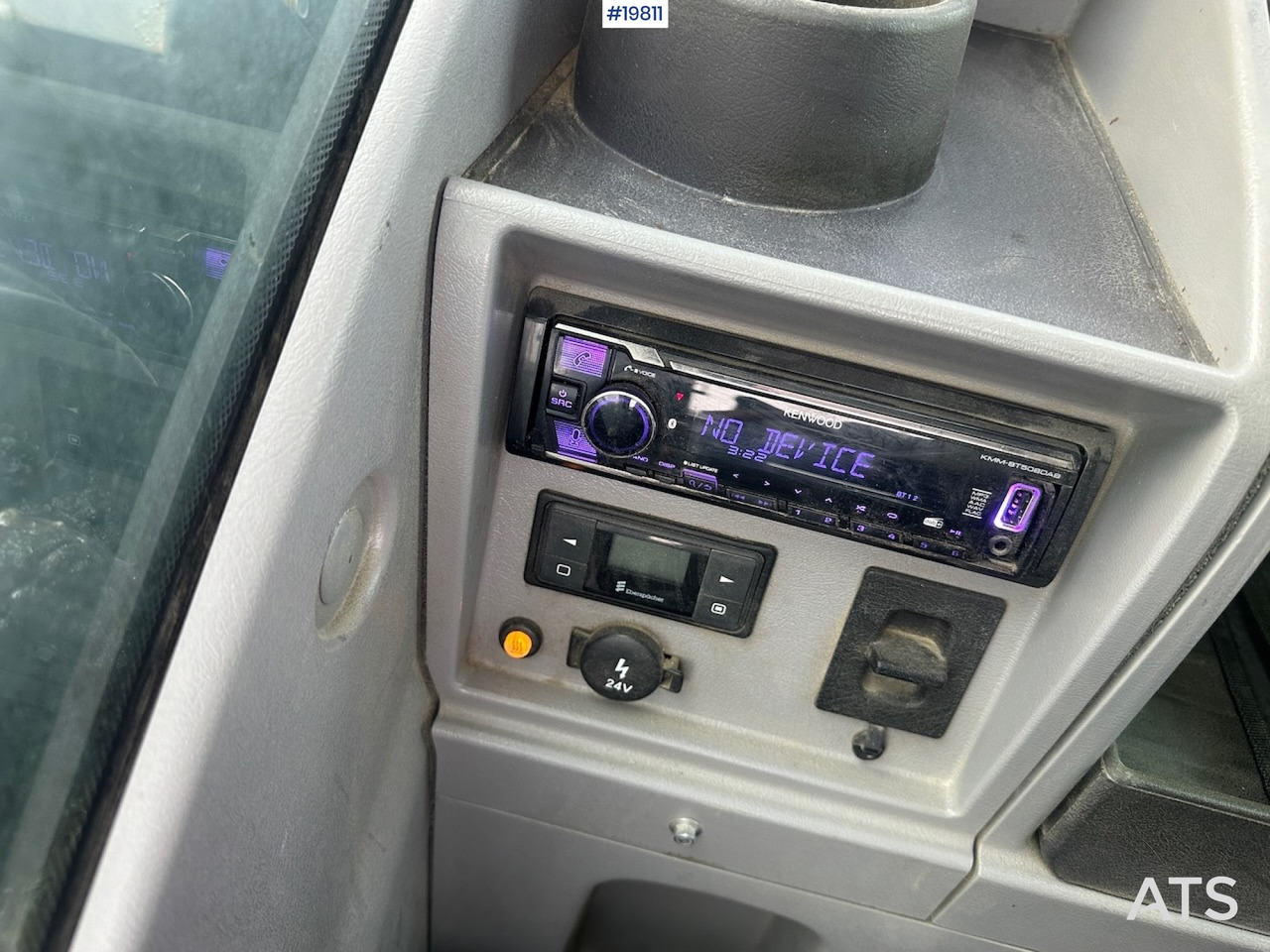 Excavator Volvo EC300 EL: picture 42 Excavator Volvo EC300 EL: picture 42