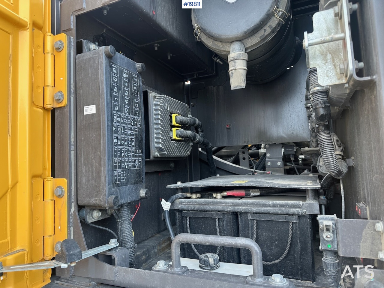 Excavator Volvo EC300 EL: picture 24 Excavator Volvo EC300 EL: picture 24