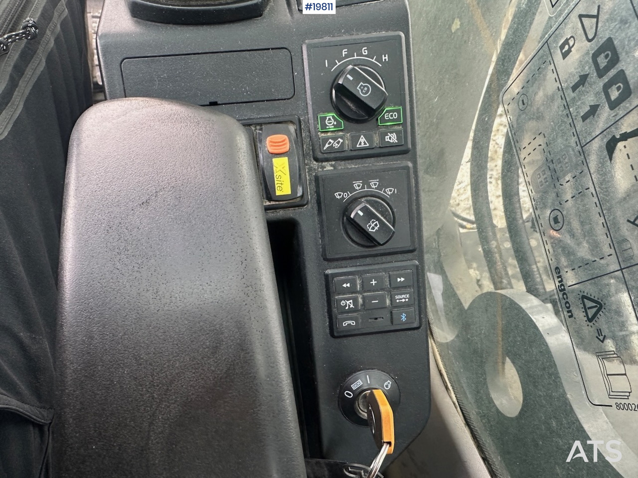 Excavator Volvo EC300 EL: picture 41 Excavator Volvo EC300 EL: picture 41