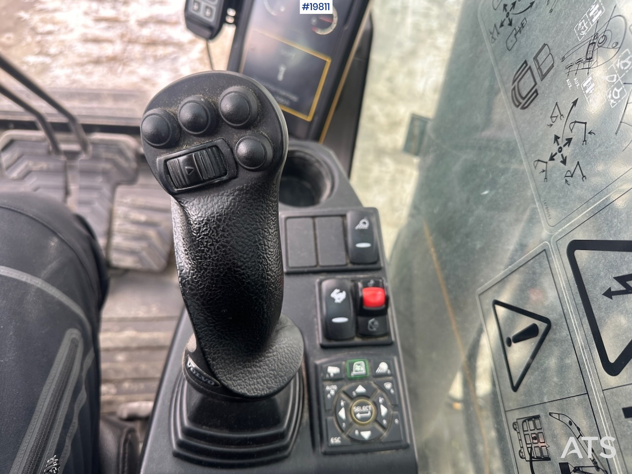 Excavator Volvo EC300 EL: picture 39 Excavator Volvo EC300 EL: picture 39