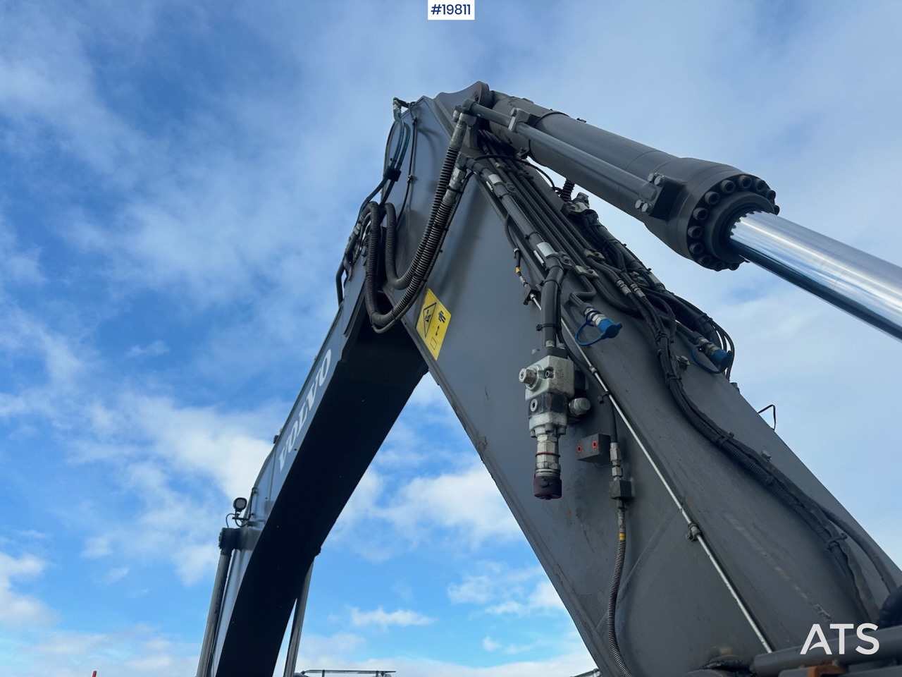 Excavator Volvo EC300 EL: picture 12 Excavator Volvo EC300 EL: picture 12