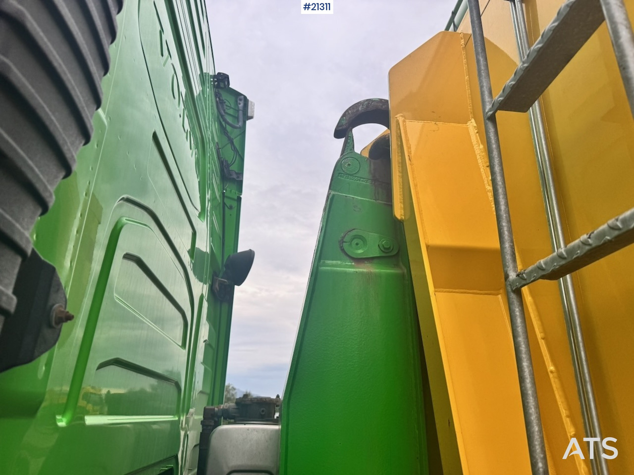 Hook lift truck Volvo FH16 750: picture 25 Hook lift truck Volvo FH16 750: picture 25