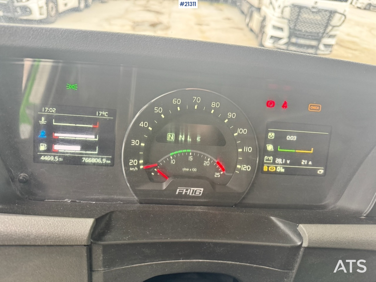 Hook lift truck Volvo FH16 750: picture 35 Hook lift truck Volvo FH16 750: picture 35