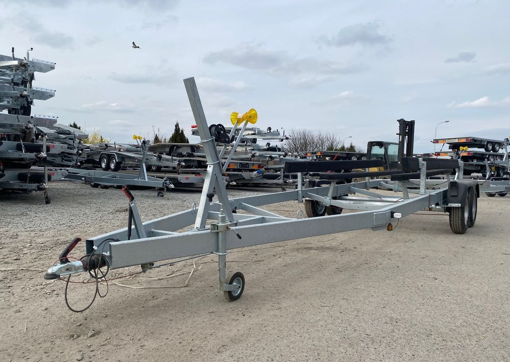 Boro PRZYCZEPA PODŁODZIOWA STYL AMERYKAŃSKI 7,30m - Boat trailer: picture 1 Boro PRZYCZEPA PODŁODZIOWA STYL AMERYKAŃSKI 7,30m - Boat trailer: picture 1