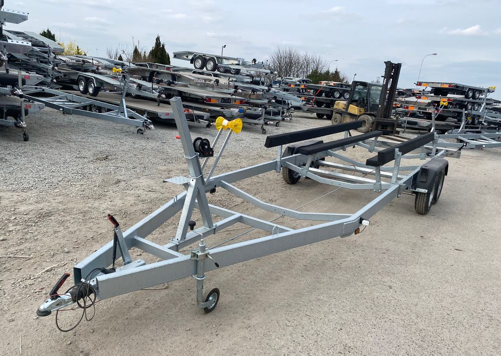 Boro PRZYCZEPA PODŁODZIOWA STYL AMERYKAŃSKI 7,80M - Boat trailer: picture 1 Boro PRZYCZEPA PODŁODZIOWA STYL AMERYKAŃSKI 7,80M - Boat trailer: picture 1