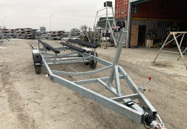 Boro Przyczepa PODŁODZIOWA 7,80M! - Boat trailer: picture 1 Boro Przyczepa PODŁODZIOWA 7,80M! - Boat trailer: picture 1