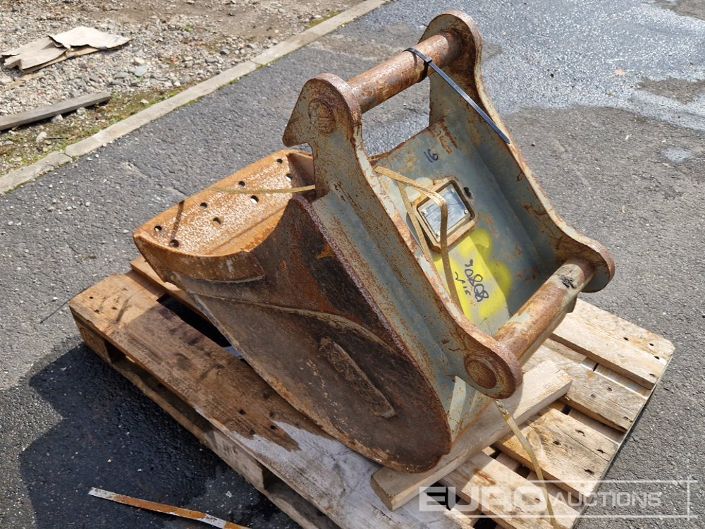 16" Digging Bucket to suit HS06 - Bucket: picture 2 16" Digging Bucket to suit HS06 - Bucket: picture 2
