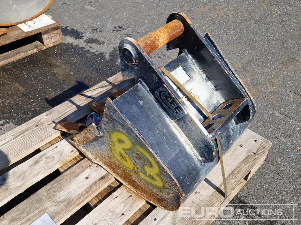 18" Digging Bucket to suit MS03 - Bucket: picture 2 18" Digging Bucket to suit MS03 - Bucket: picture 2