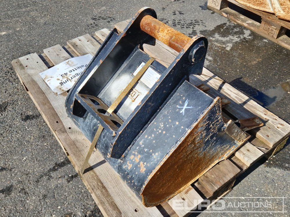 18" Digging Bucket to suit MS03 - Bucket: picture 3 18" Digging Bucket to suit MS03 - Bucket: picture 3