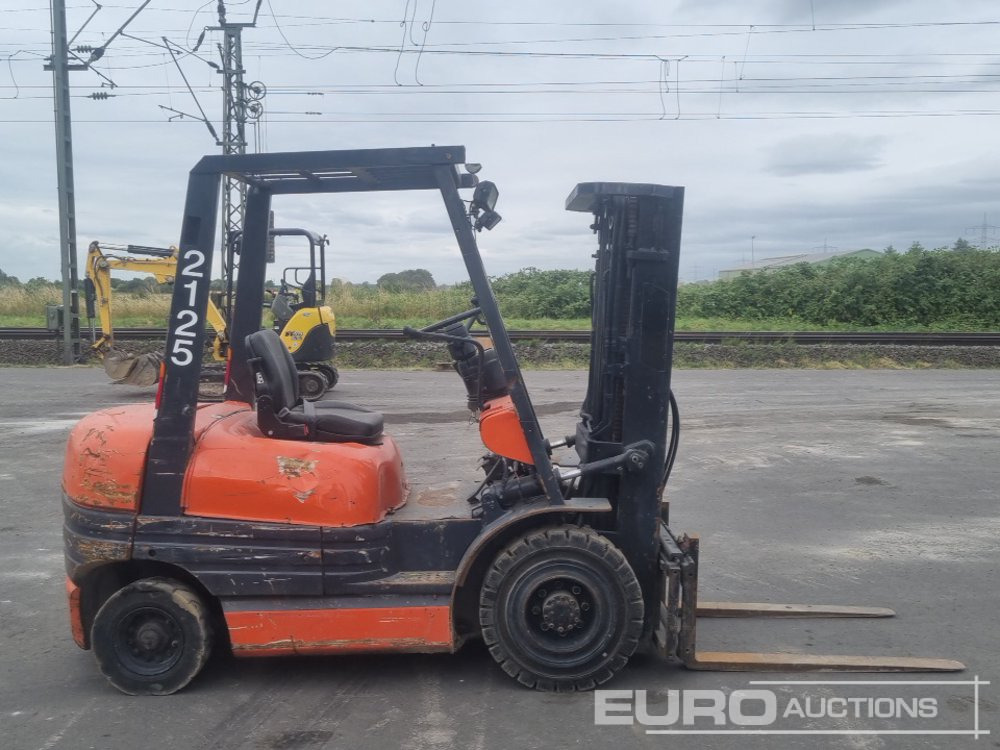 1995 Toyota 26FDF25 - Forklift: picture 5 1995 Toyota 26FDF25 - Forklift: picture 5
