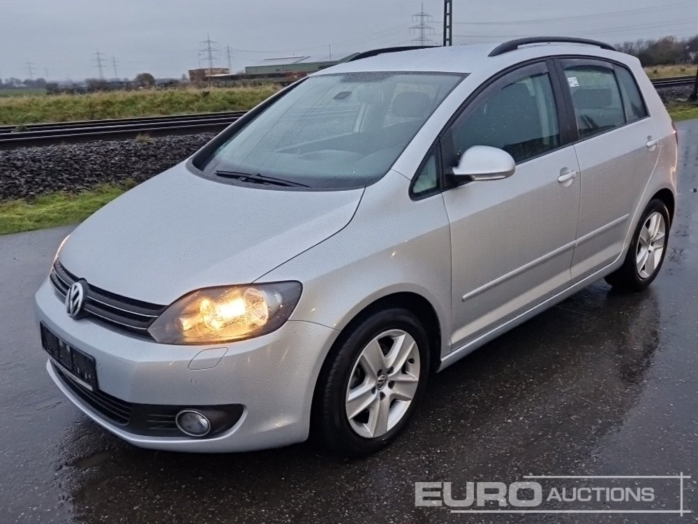 2009 Volkswagen Golf Plus, Petrol, Automatic Gearbox, AC, Electric Windows, All Weather Tyres (German Reg. Docs. Available) - Car: picture 1 2009 Volkswagen Golf Plus, Petrol, Automatic Gearbox, AC, Electric Windows, All Weather Tyres (German Reg. Docs. Available) - Car: picture 1