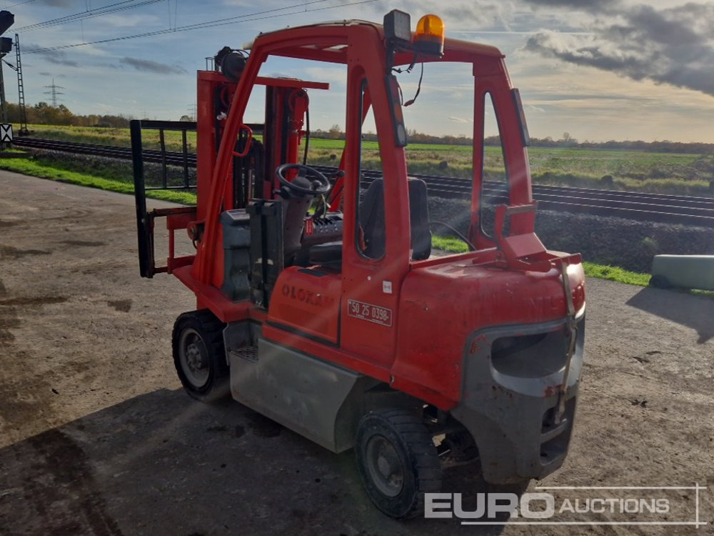 2012 Nissan U1D2A25LQ - LPG forklift: picture 3 2012 Nissan U1D2A25LQ - LPG forklift: picture 3