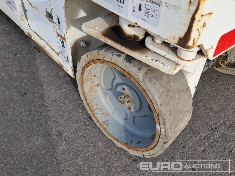 2013 Genie GS-3232 - Scissor lift: picture 5 2013 Genie GS-3232 - Scissor lift: picture 5