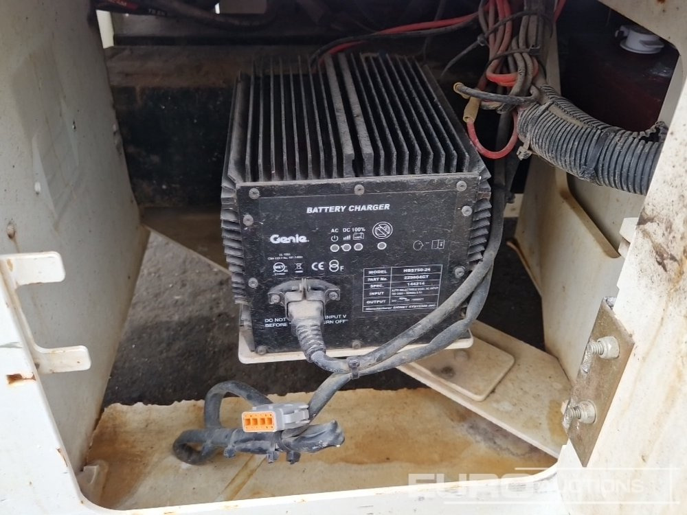 Aerial platform 2013 Genie GS-4047: picture 19