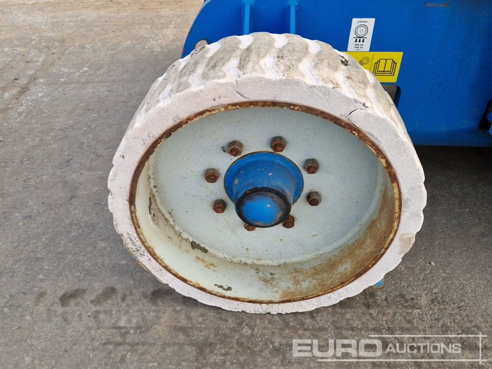 Articulated boom 2013 Genie Z-34/22N: picture 10