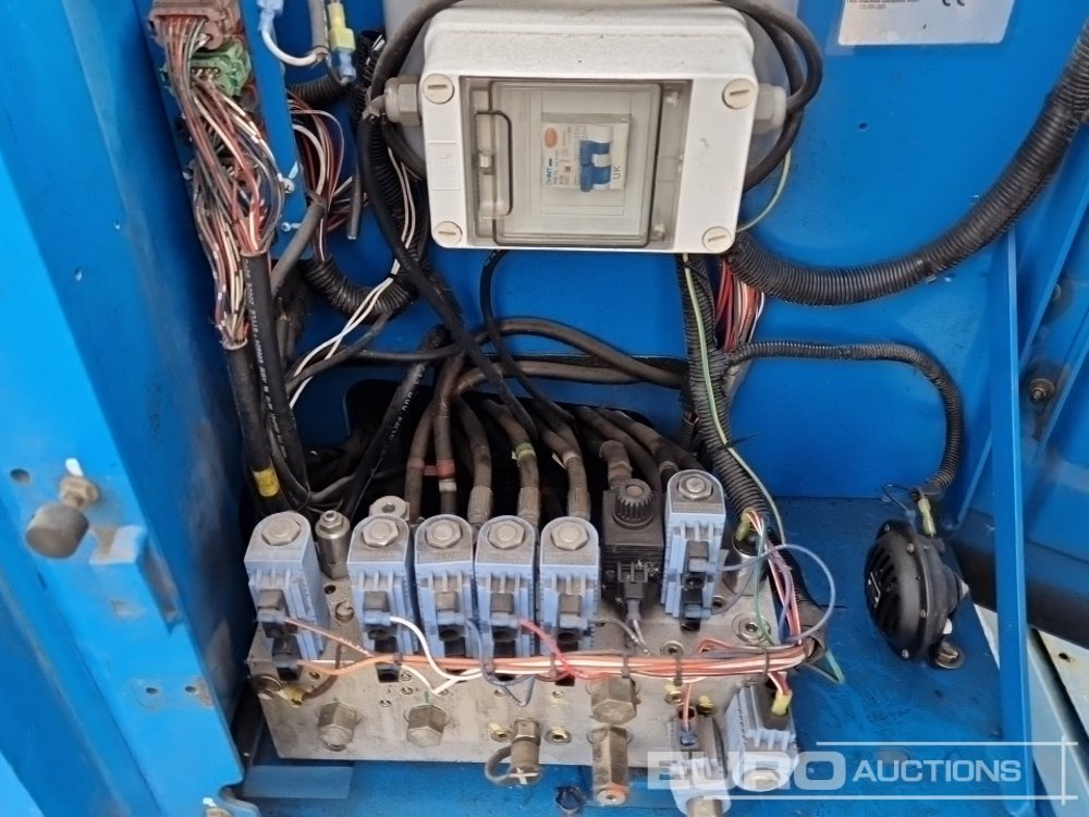 Articulated boom 2013 Genie Z-34/22N: picture 29