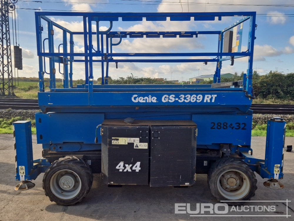 2015 Genie GS3369RT - Scissor lift: picture 2 2015 Genie GS3369RT - Scissor lift: picture 2