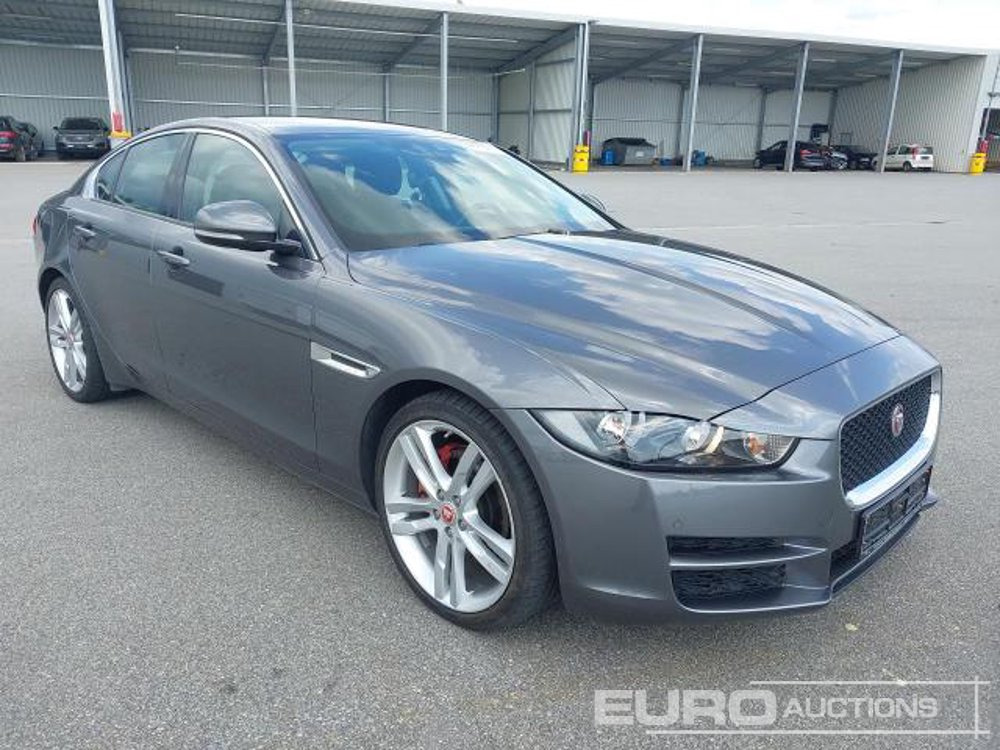 2015 Jaguar XE - Car: picture 4 2015 Jaguar XE - Car: picture 4