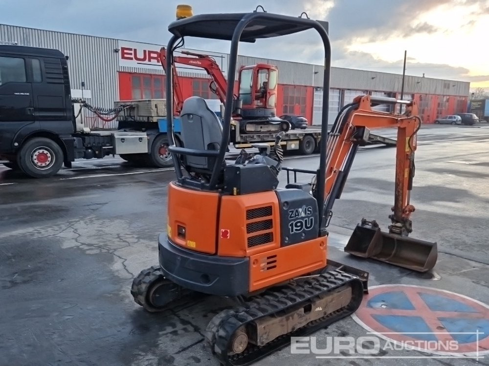 2019 Hitachi ZX19U-5A YR - Mini excavator: picture 4 2019 Hitachi ZX19U-5A YR - Mini excavator: picture 4