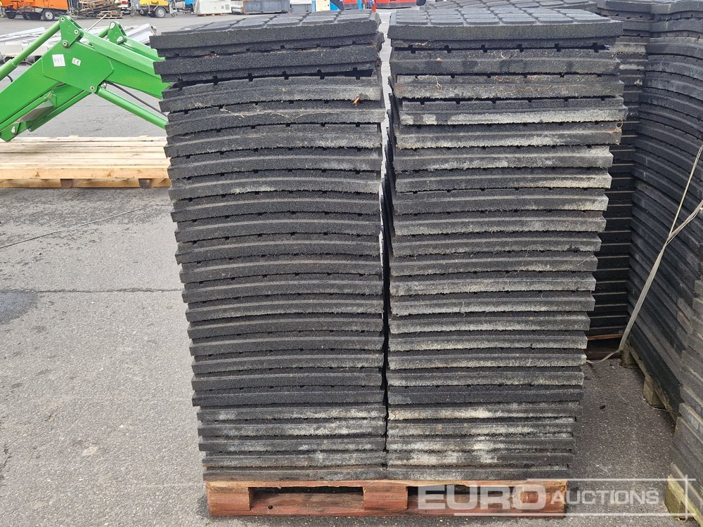 3 Pallets of Rubber Floor Tiles 60mm x 800mm x 600mm (144 of) - Construction equipment: picture 3 3 Pallets of Rubber Floor Tiles 60mm x 800mm x 600mm (144 of) - Construction equipment: picture 3
