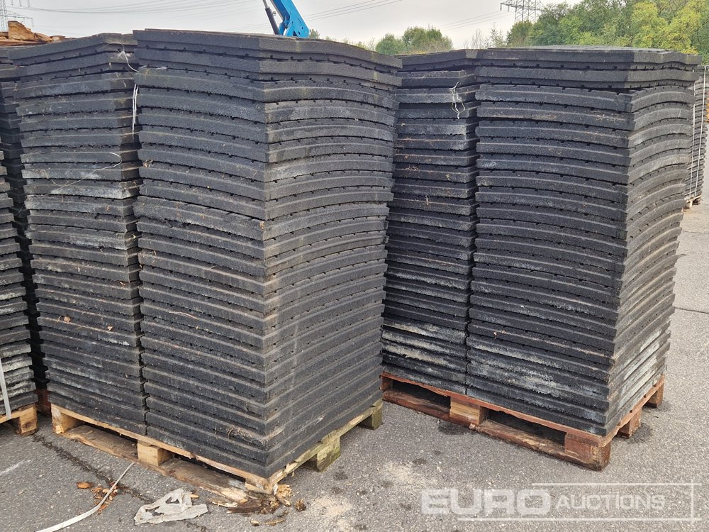 3 Pallets of Rubber Floor Tiles 60mm x 800mm x 600mm (144 of) - Construction equipment: picture 2 3 Pallets of Rubber Floor Tiles 60mm x 800mm x 600mm (144 of) - Construction equipment: picture 2