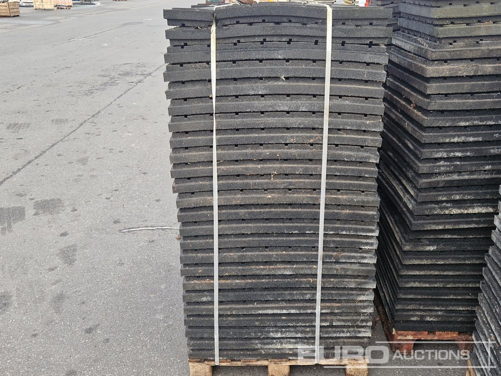 3 Pallets of Rubber Floor Tiles 60mm x 800mm x 600mm (144 of) - Construction equipment: picture 4 3 Pallets of Rubber Floor Tiles 60mm x 800mm x 600mm (144 of) - Construction equipment: picture 4