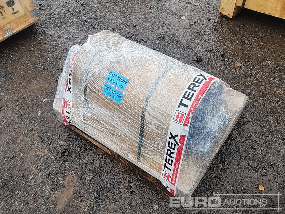 3kw Electric Motor Complete with Mounts - Construction equipment: picture 1 3kw Electric Motor Complete with Mounts - Construction equipment: picture 1