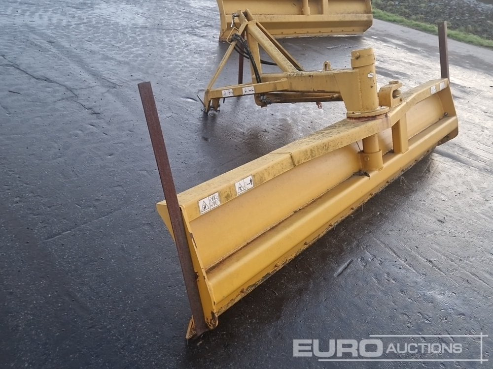 3m Dozer Blade to suit 3 Point Linkage - Agricultural machinery: picture 2 3m Dozer Blade to suit 3 Point Linkage - Agricultural machinery: picture 2