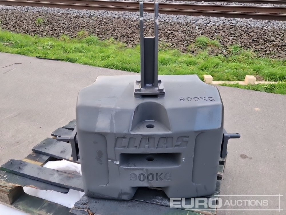Unused 2025 Claas 900 kg Cast Iron Block Weight. Can be Mounted on the Front Weight Carrier, Front Hitch or Rear Hitch - Agricultural machinery: picture 5 Unused 2025 Claas 900 kg Cast Iron Block Weight. Can be Mounted on the Front Weight Carrier, Front Hitch or Rear Hitch - Agricultural machinery: picture 5