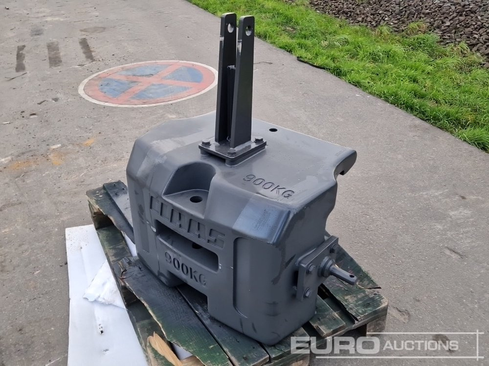 Unused 2025 Claas 900 kg Cast Iron Block Weight. Can be Mounted on the Front Weight Carrier, Front Hitch or Rear Hitch - Agricultural machinery: picture 1 Unused 2025 Claas 900 kg Cast Iron Block Weight. Can be Mounted on the Front Weight Carrier, Front Hitch or Rear Hitch - Agricultural machinery: picture 1