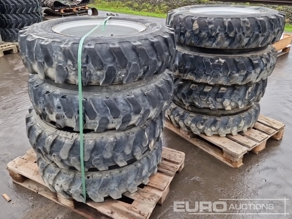 Alliance 8.25-20 Tyres with Rims (4 of) - Tire: picture 2 Alliance 8.25-20 Tyres with Rims (4 of) - Tire: picture 2