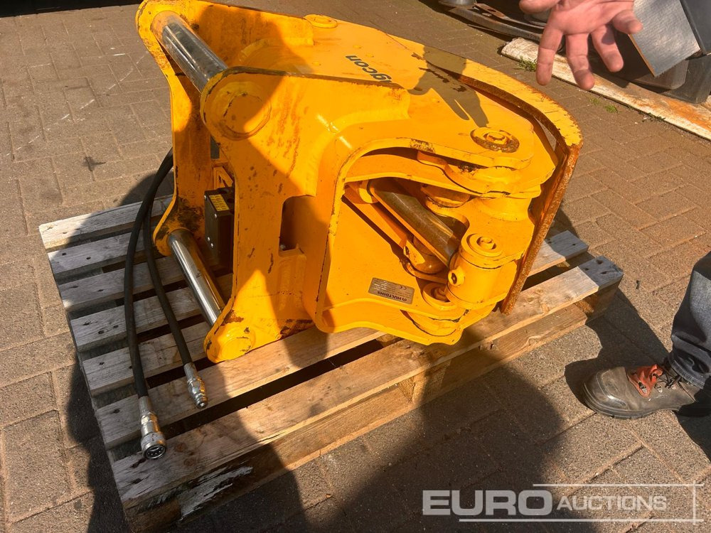 Engcon Hultdins Attachment - Attachment for Excavator: picture 4 Engcon Hultdins Attachment - Attachment for Excavator: picture 4
