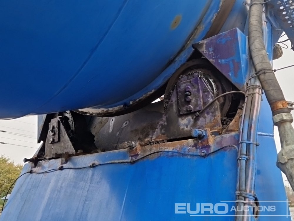 Concrete mixer truck GINAF X5250TS 410 10x4 Cement Mixer Truck, Automatic Gearbox, Auto Lube, Rear View Camera: picture 33