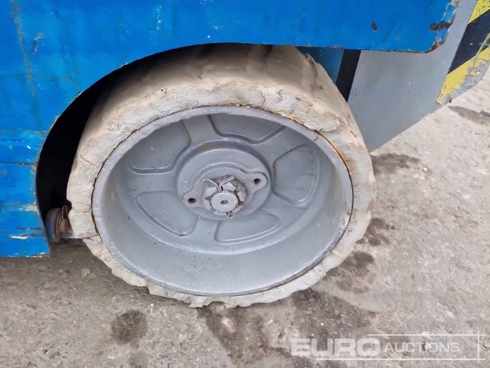 Aerial platform Genie GS-1930: picture 8