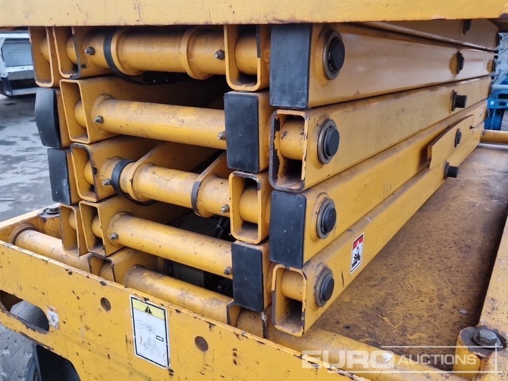 Aerial platform Haulotte Compact 12: picture 13 Aerial platform Haulotte Compact 12: picture 13