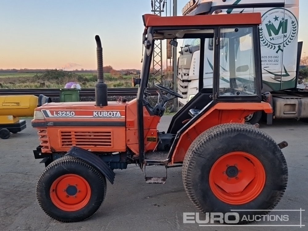 Kubota L3250D - Mini tractor: picture 2 Kubota L3250D - Mini tractor: picture 2