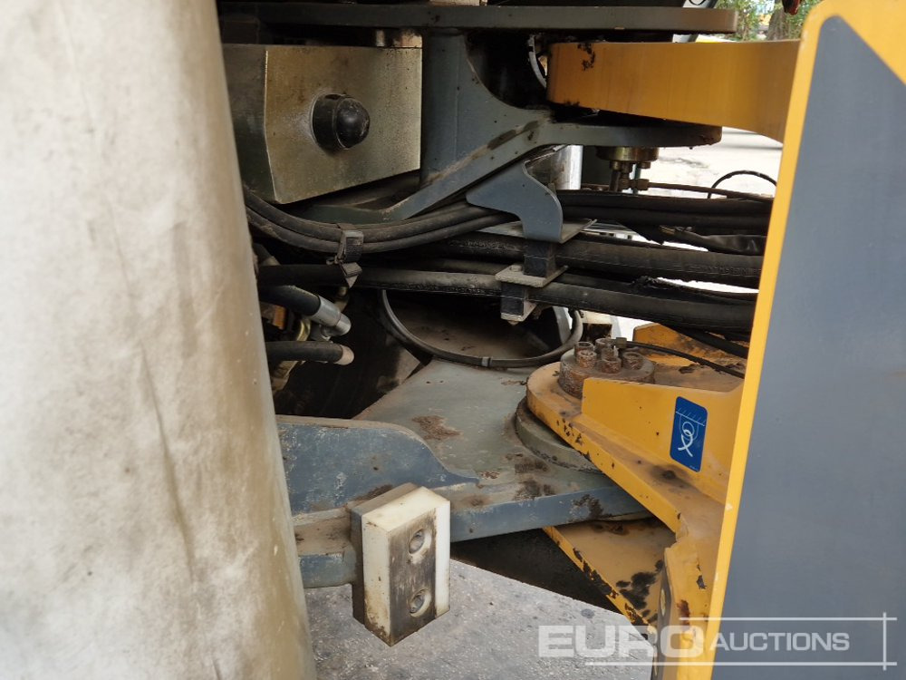 Wheel loader Liebherr L538: picture 18