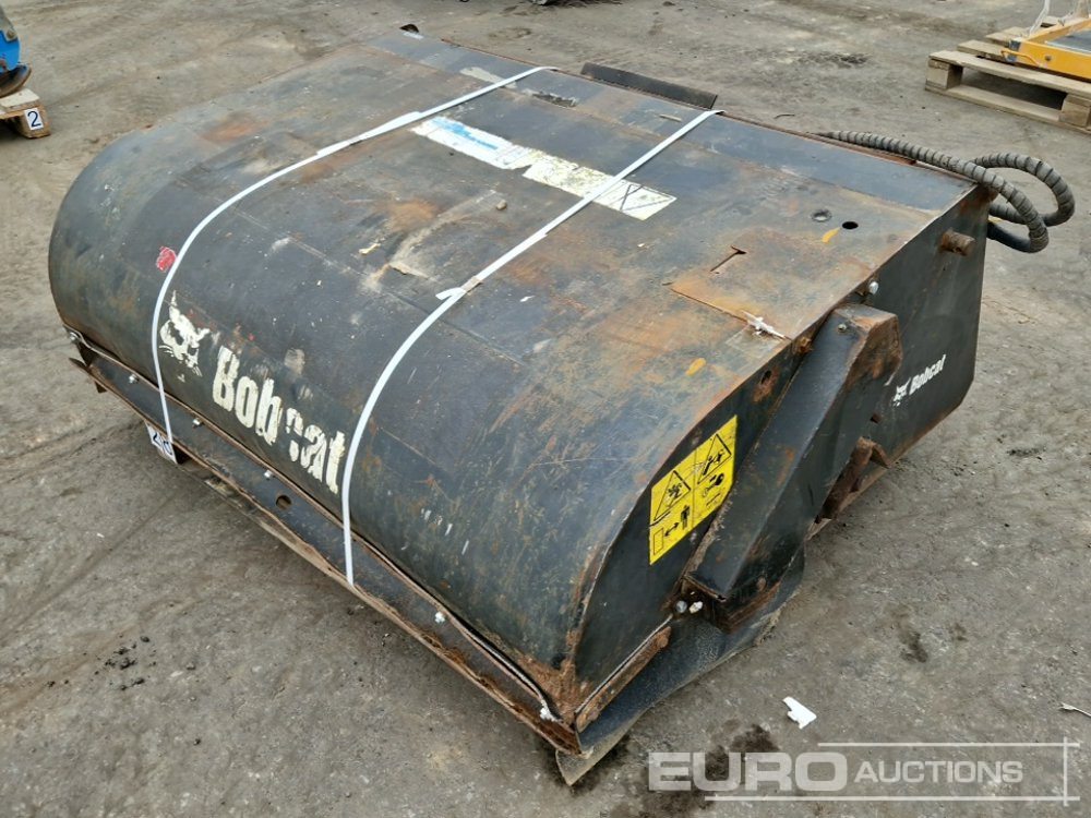 Bobcat Sweeper to suut Skidsteer Loader - Material handling equipment: picture 1 Bobcat Sweeper to suut Skidsteer Loader - Material handling equipment: picture 1