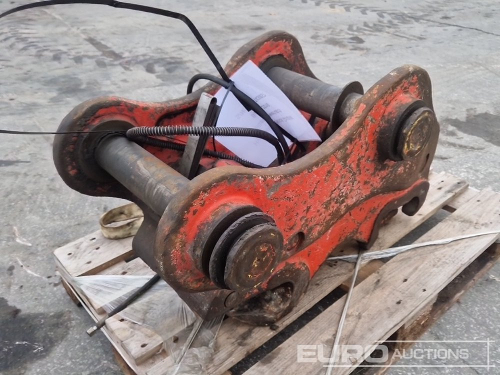 Miller Quick Hitch to suit 80mm Pin - Quick coupler: picture 3 Miller Quick Hitch to suit 80mm Pin - Quick coupler: picture 3