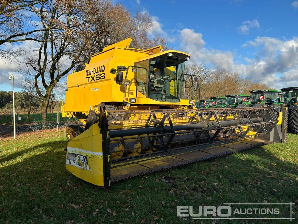 New Holland TX68 Plus - Combine harvester: picture 2 New Holland TX68 Plus - Combine harvester: picture 2
