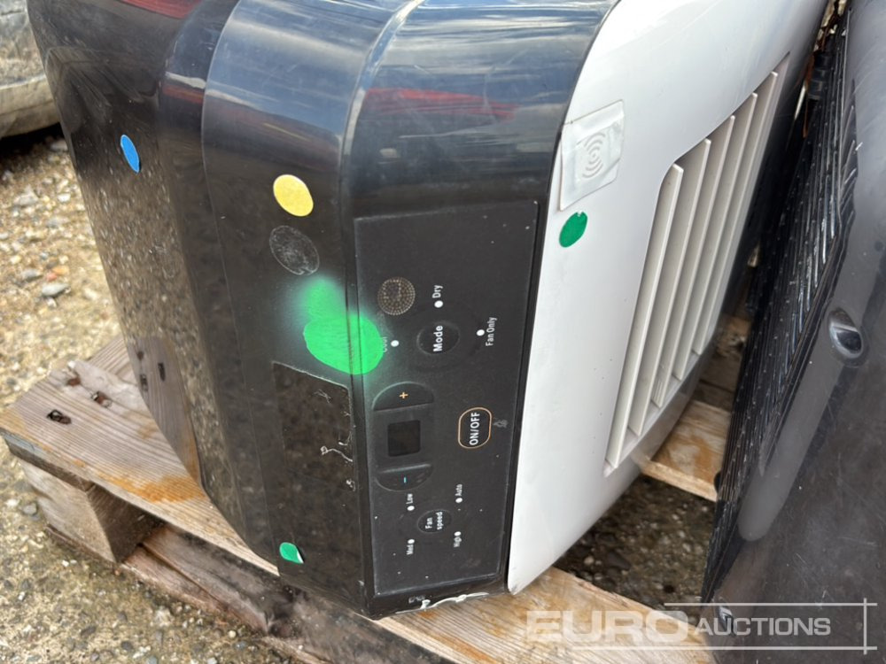 Pallet of Air Conditioning Units (3 of) - Construction equipment: picture 5 Pallet of Air Conditioning Units (3 of) - Construction equipment: picture 5