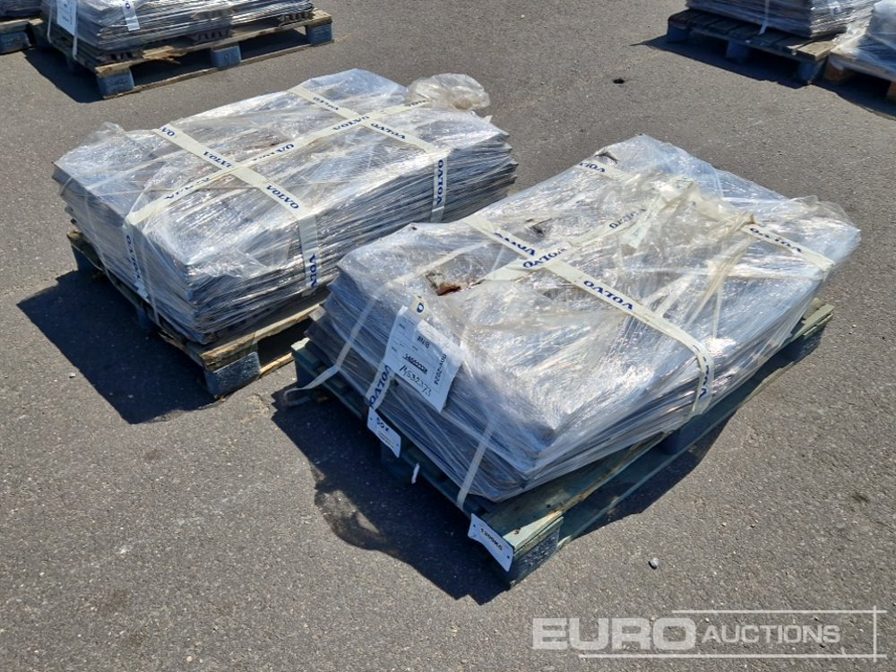 700mm Steel Track Plates to suit Volvo ECR300 - Spare parts for Excavator: picture 5 700mm Steel Track Plates to suit Volvo ECR300 - Spare parts for Excavator: picture 5