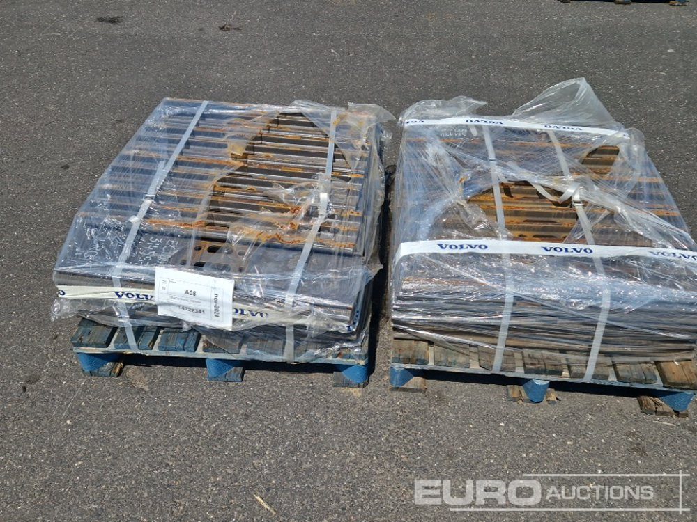 800mm Steel Track Plates to suit Volvo EC200 - Spare parts for Excavator: picture 3 800mm Steel Track Plates to suit Volvo EC200 - Spare parts for Excavator: picture 3