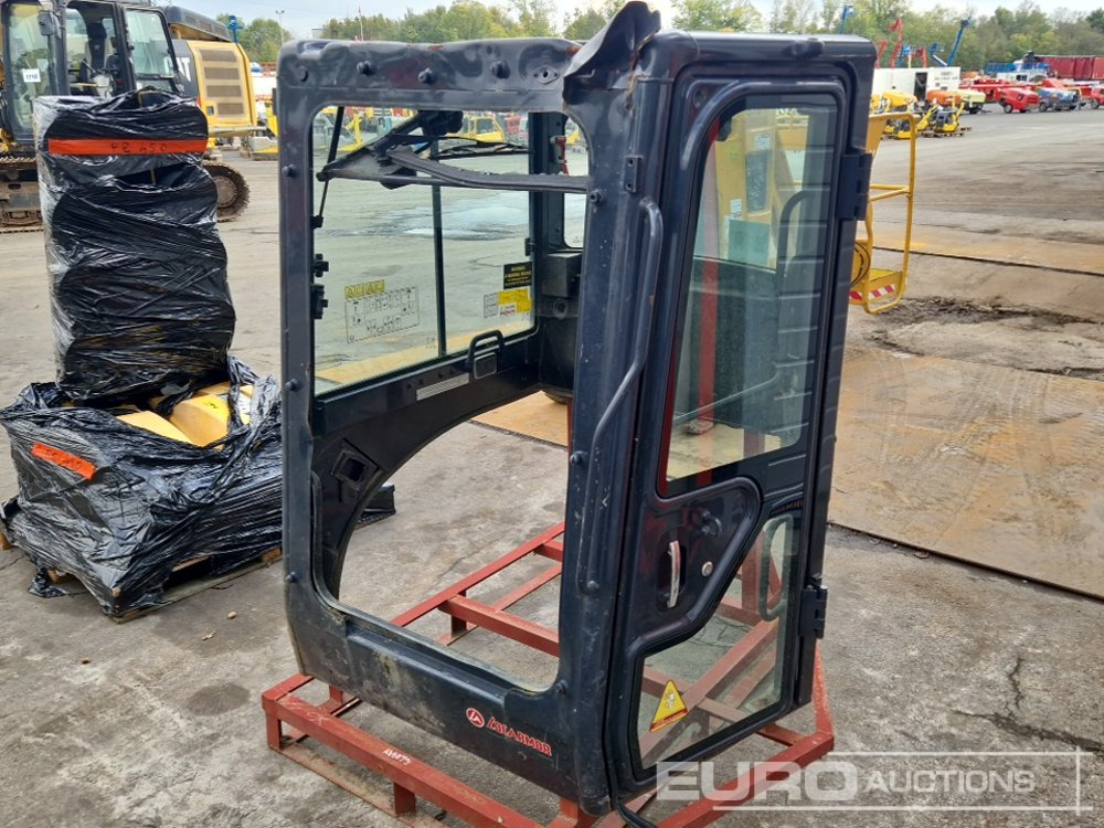 Cabin to suit Yanmar Excavator - Spare parts for Excavator: picture 1 Cabin to suit Yanmar Excavator - Spare parts for Excavator: picture 1