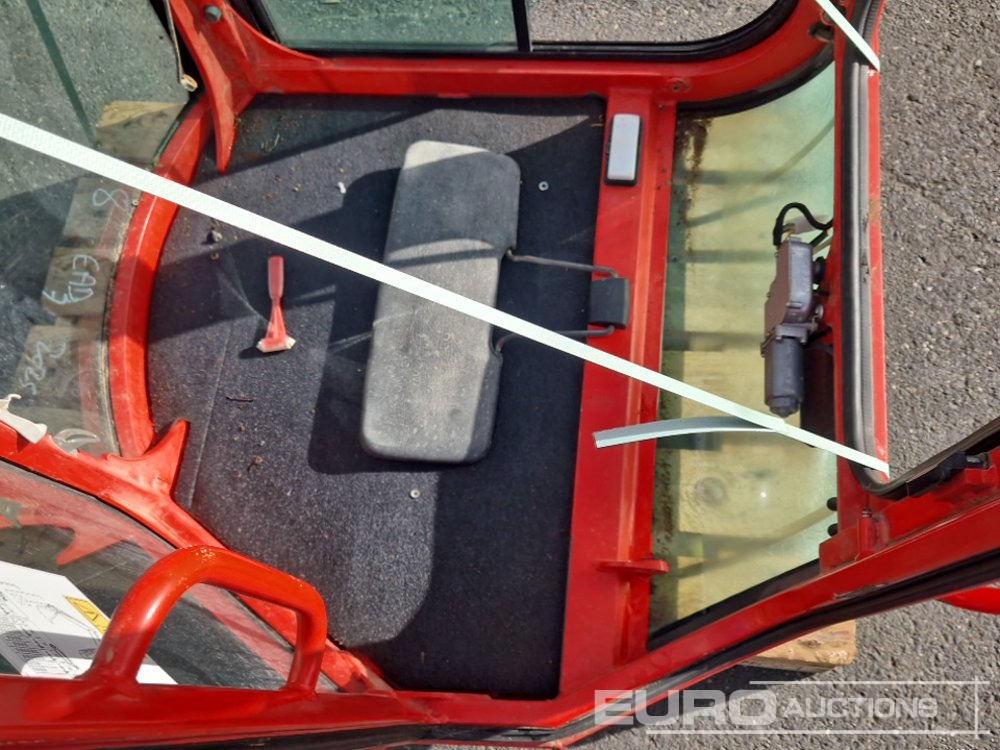 Cabin to suit Yanmar VIO20-4 - Spare parts for Excavator: picture 5 Cabin to suit Yanmar VIO20-4 - Spare parts for Excavator: picture 5